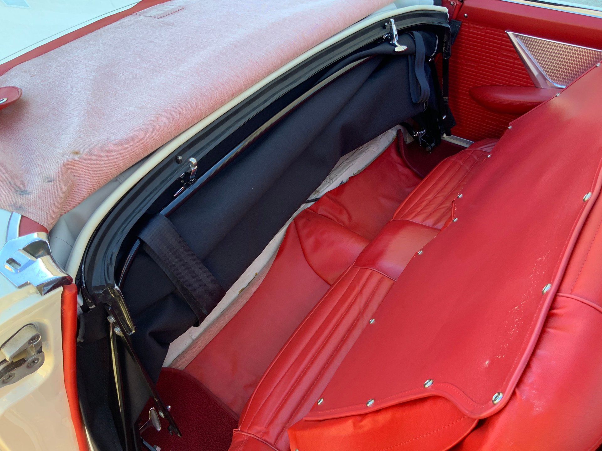 1957 Ford Thunderbird - Image 13